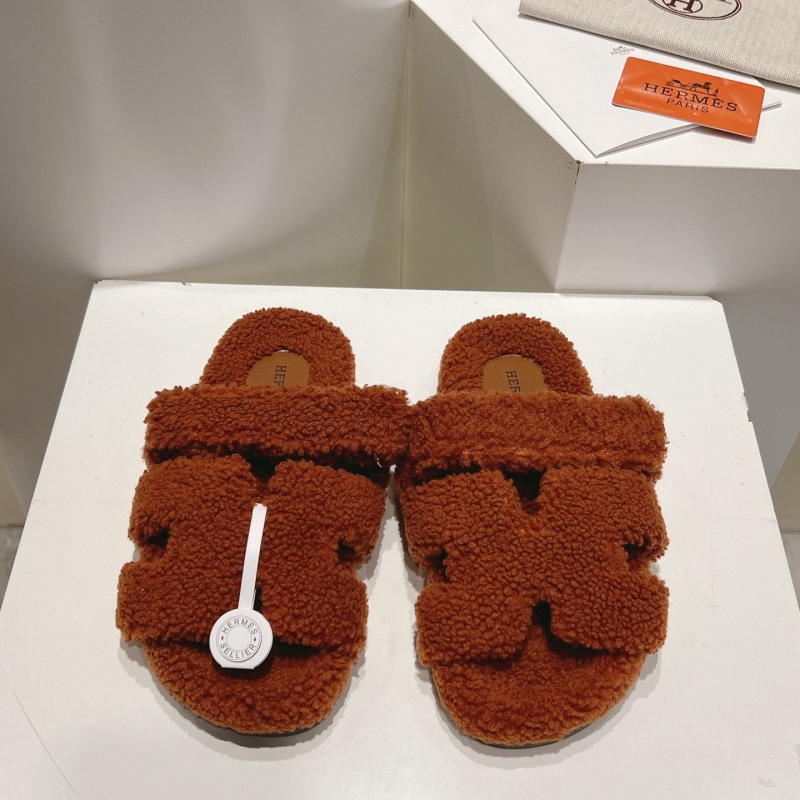 H**mes slippers